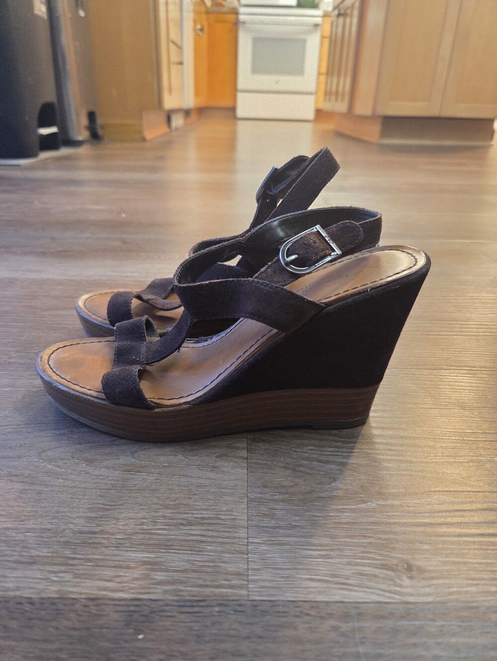American Eagle Outfitter Leather Upper Brown Sandal Wedge Heels Shoes size 6